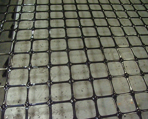 铝板表面是采用连续式辊涂技术